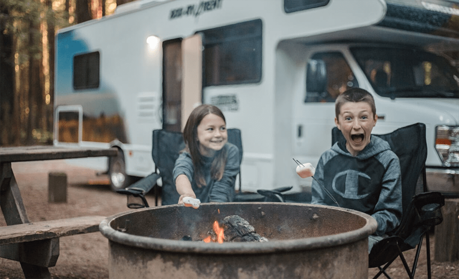 RV-rental_premade-camping-meals_family-camping.png