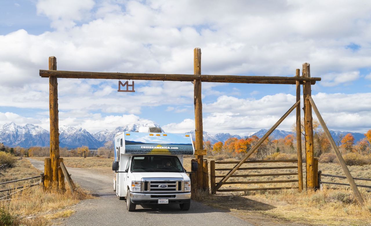 RV Height Clearance: Tips for (Accident-Free) Travel