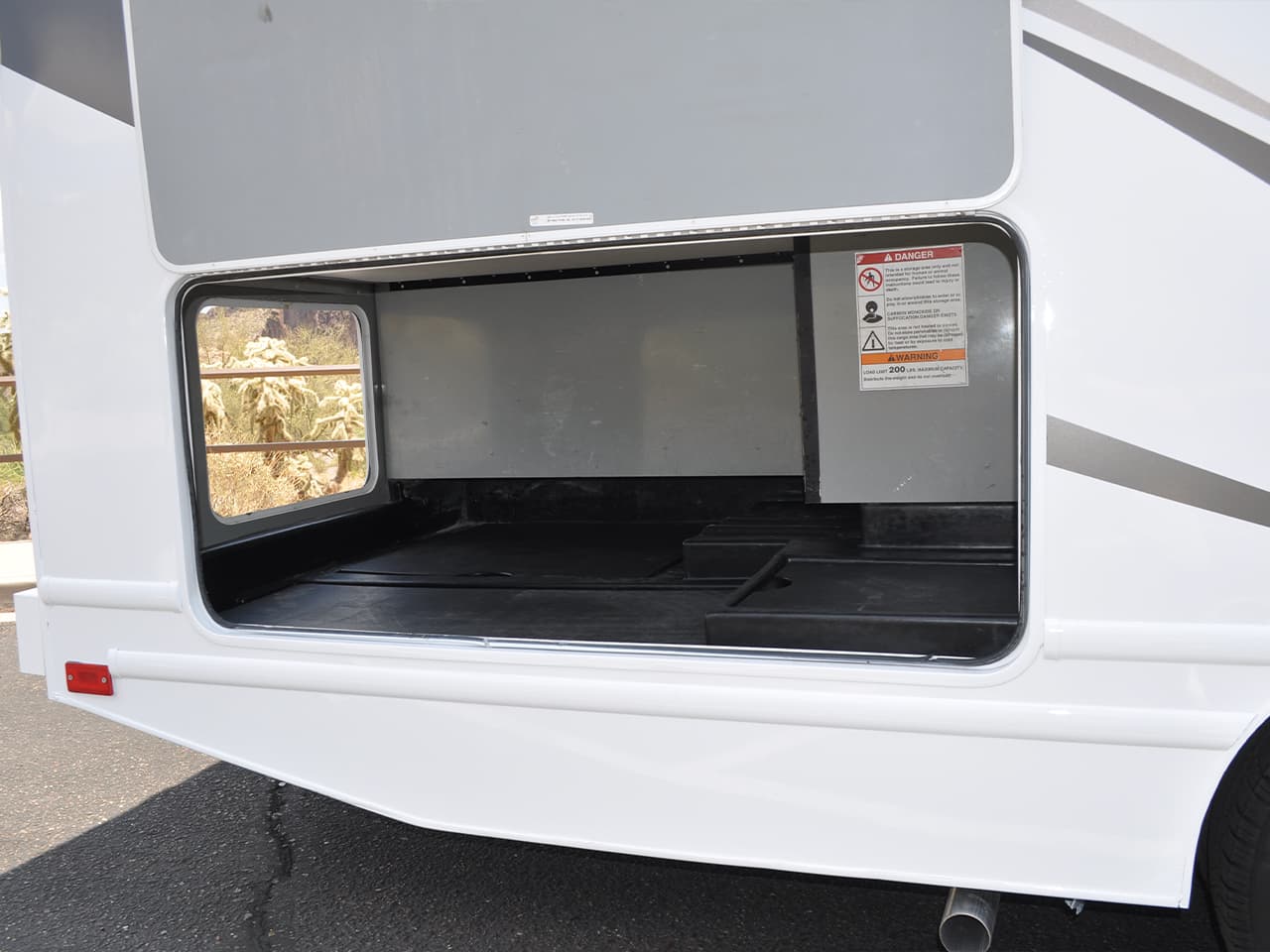 Storage area on the outside of the vehicle